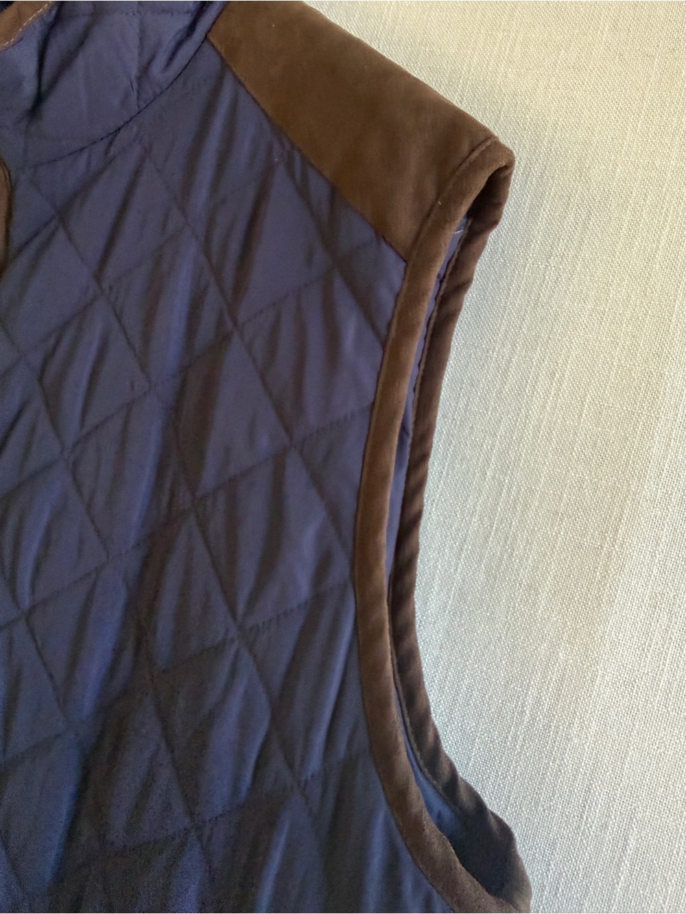 Coleman Navy Quilted Vest w/ Suede Trim - Mens XL⁠ - Picture 4 of 15